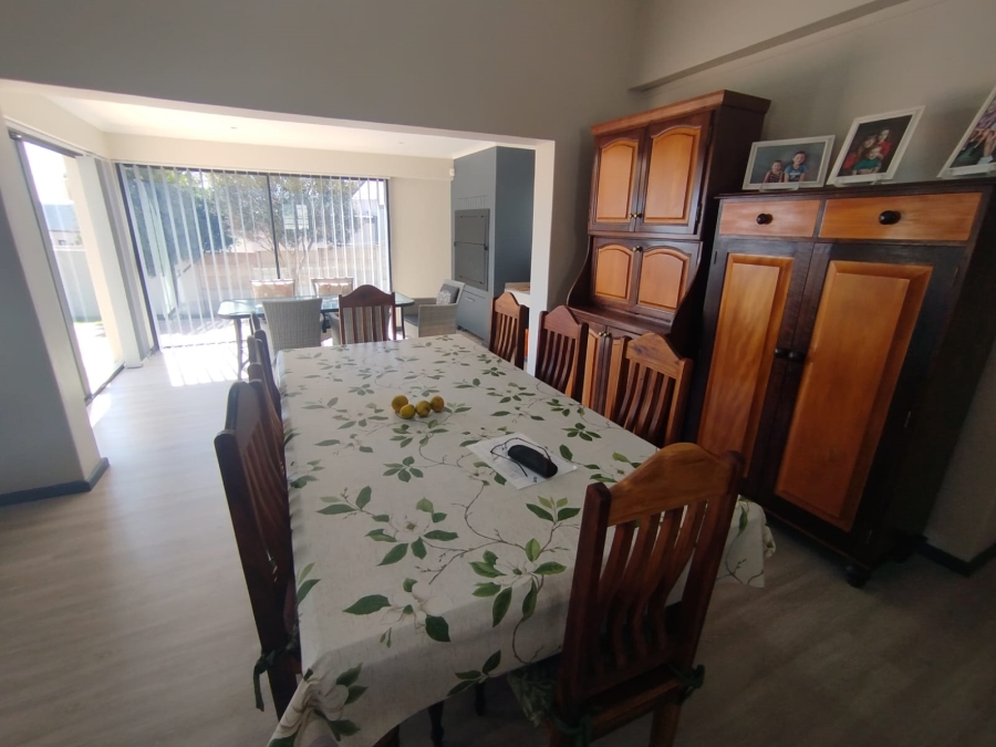3 Bedroom Property for Sale in Bayview Western Cape